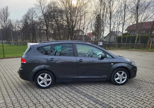 Seat Altea XL cena 23900 przebieg: 230000, rok produkcji 2012 z Nidzica małe 277